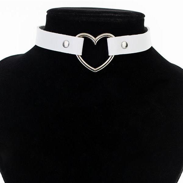 Heart Leather Choker